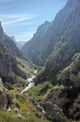 A mountain landscape photographed by Veronica.